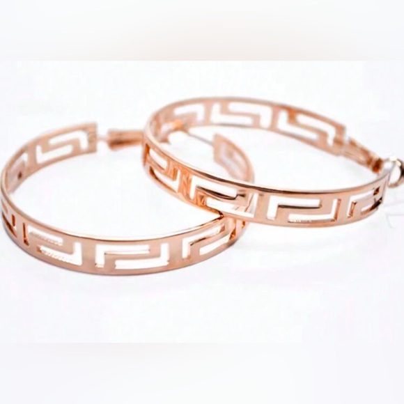 Unbranded Jewelry - 🌺 NWOT 🌺 Large Lightweight *Rose Gold* Greek Key Hoop Earrings